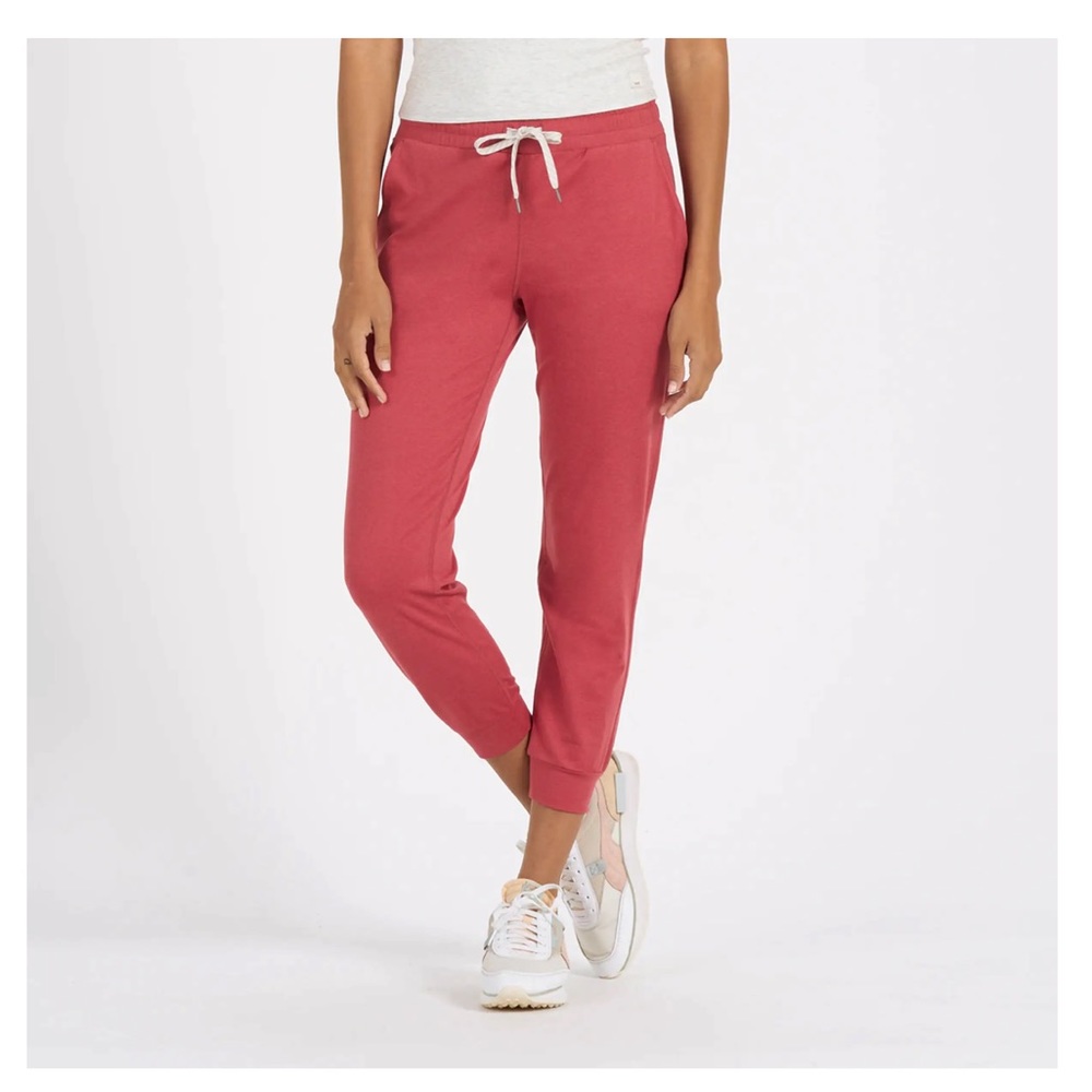BNWT Vuori Performance Joggers in Sierra Heather